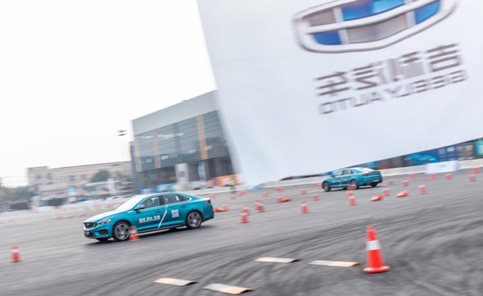 吉利星瑞赛道对比试驾品鉴会